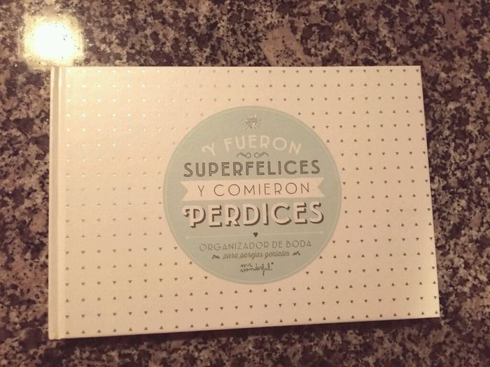 Peinado,cajista para fhotocall,invitaciones,recordatorios para hombres,liga,gemelos para mi xurri,ce
