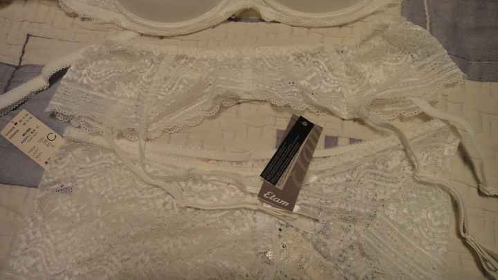 Conjunto de braguita,sujetador y liguero