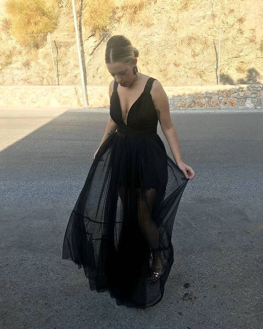 Llevar vestido negro a una boda 1
