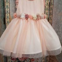 ¿Alguien sabe de donde es este vestido de Niña? - 2