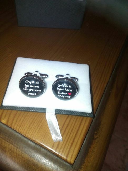 Ya tengo.los regalitos para el padrino, madrina y testigos. 1
