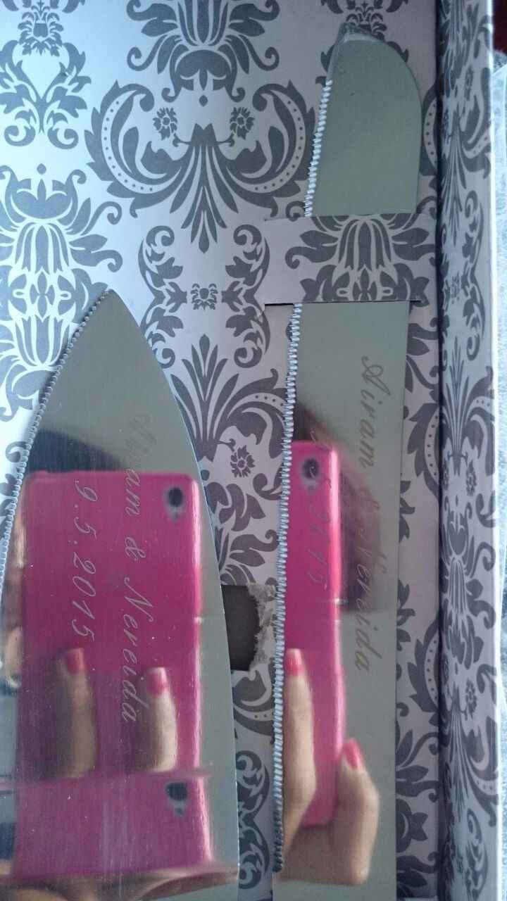 mis utensilios para el corte de la tarta