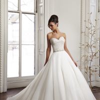 Alguna mas con un vestido de madeline gadner - 1