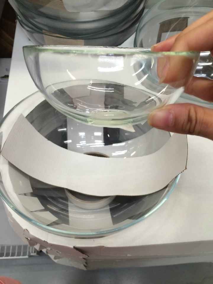 Bol transparente