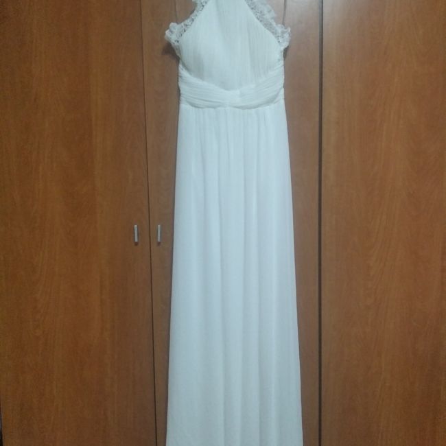 Enseño el vestido blanco( no de novia) 1