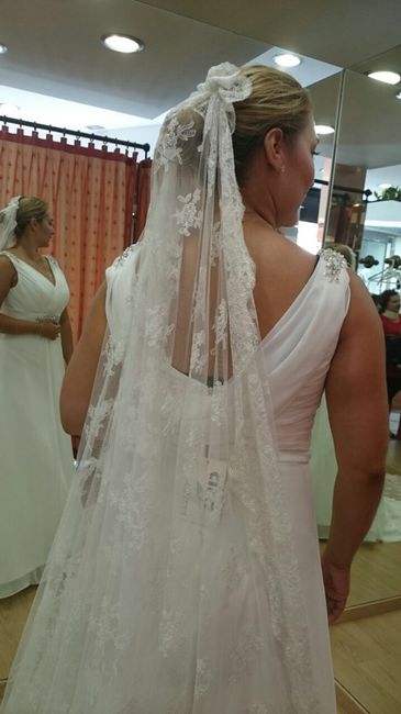 Las curvas elegantes de las novias - 2