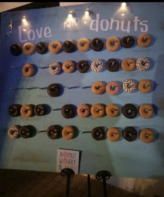 Mesa de donuts o fuente de chocolate? 1