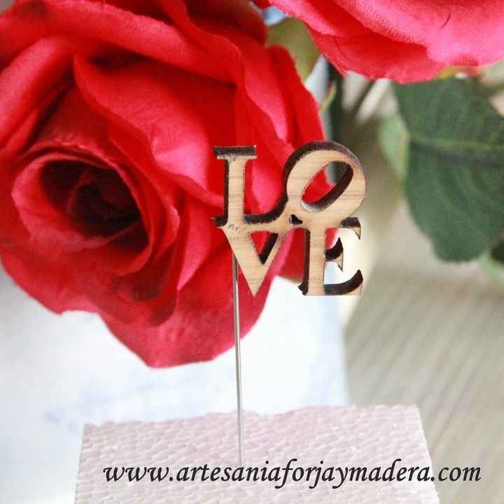 Alfiler LOVE