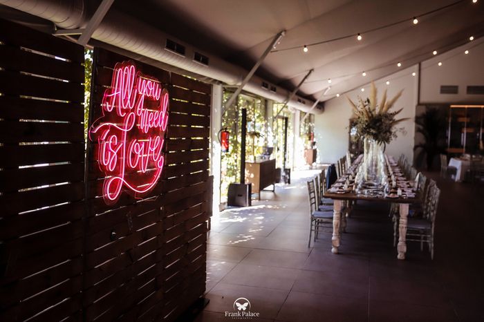 ¿Decoraréis la boda con carteles luminosos? ✨ 2