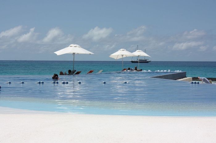Piscina infinita en Kuramathi