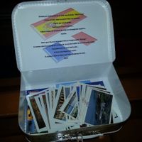 maleta de firmas con postales