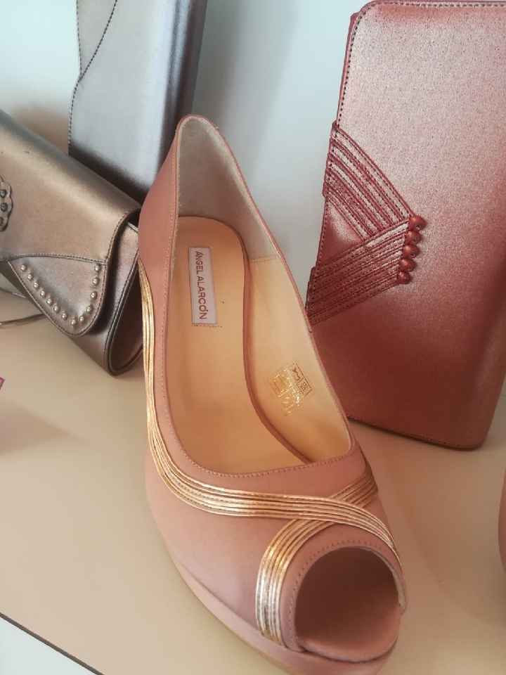 Necesito estos zapatos - 1