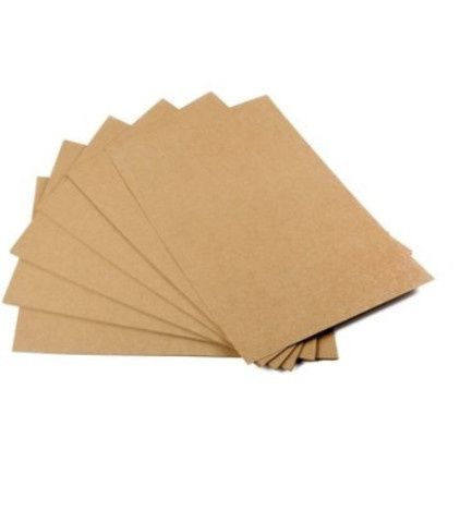 9 euros es el papel de las invitaciones las diseñe las imprimi y las monte yo os subire foto quedaro