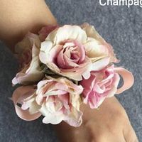1,75 cada una son monisimas para mis 4 damas de honor https://es.aliexpress.com/item/A-MANO-boda-ram