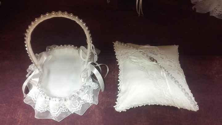 Cojín y cesta
