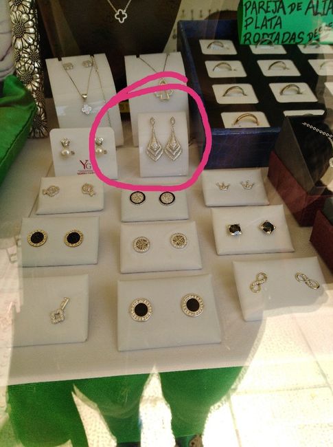 ¿qué pendientes le van a este vestido? - 1