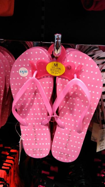 Chanclas Primark para los invitados - 2
