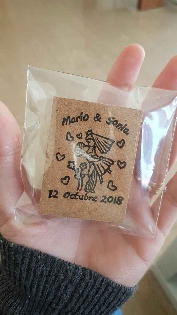 Mi sello y el cartel de ya viene la novia. - 2