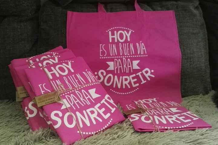 Por fin mis bolsas para las invitadas - 2