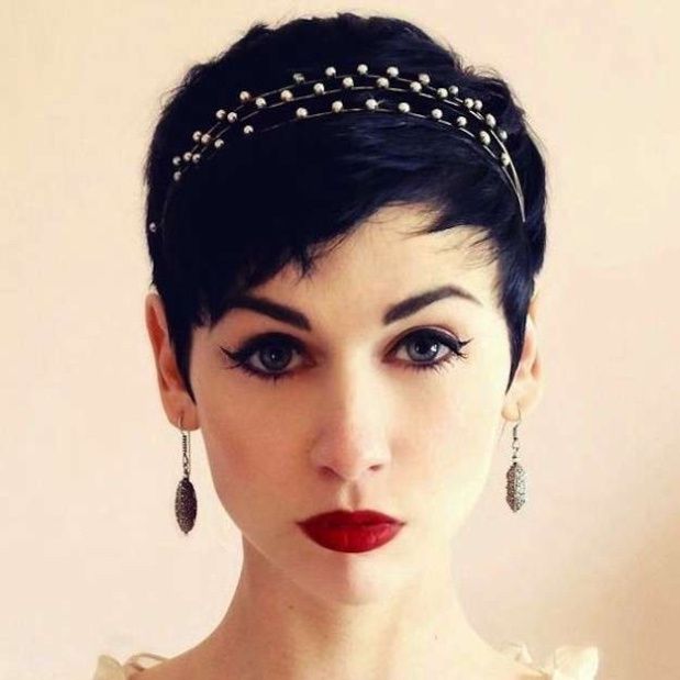 Diadema y maquillaje
