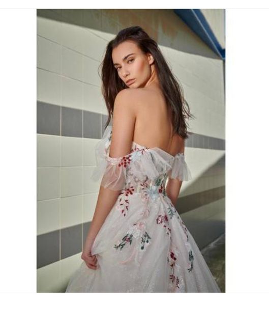 Vestidos de novia con flores de colores, ¿te gustan? 🌸 2