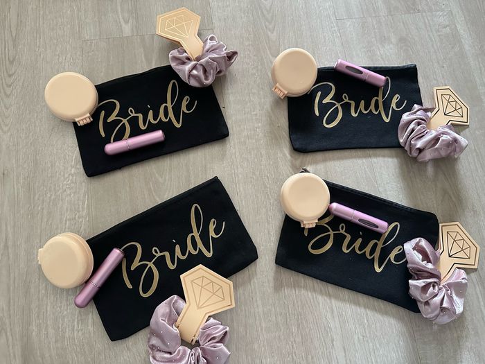 ¿Detalle para damas y caballeros de honor? 1