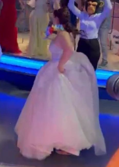 Ideas para recoger la cola del vestido de novia - 1