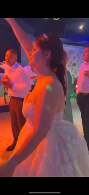 Ideas para recoger la cola del vestido de novia - 2