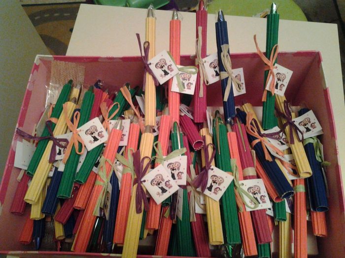 vendo boligrafos con funda de colores