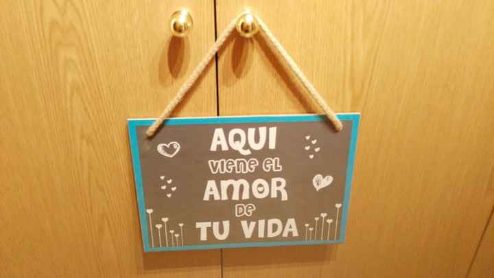 cartel aqui viene el amor de tu vida