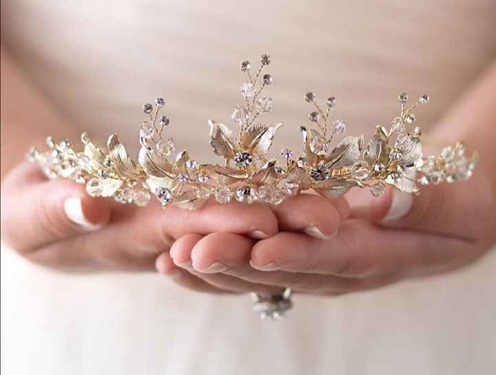 Velo? Tiara? Corona? - 2