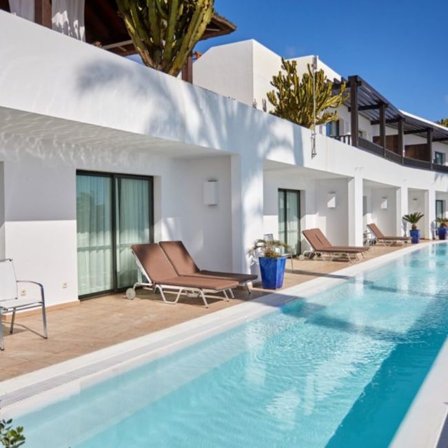 Hotel Canarias (habitación con piscina) 2