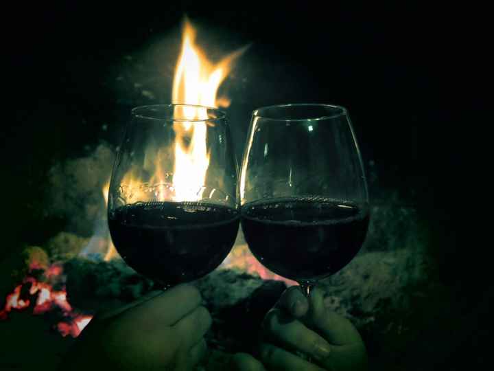 Vino y chimenea