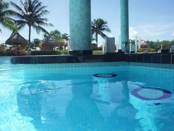 Bar Piscina Lago White Sand