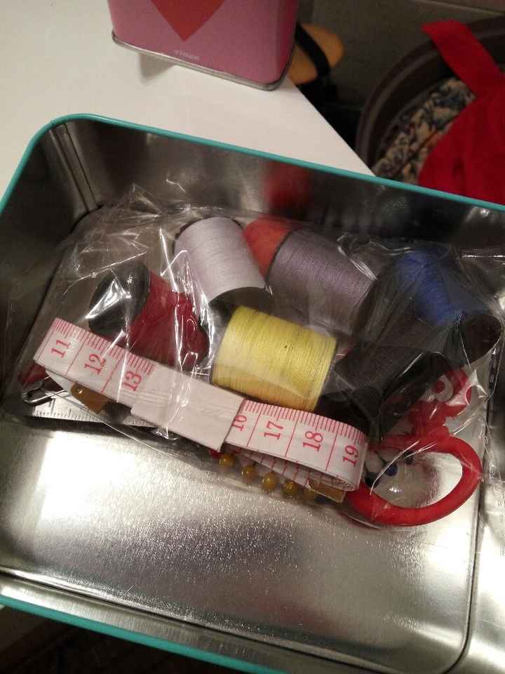 Tiritas corazones y kit completo costura en lata para mis kit de emergencia - 3
