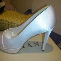 Alguien se ha comprado los zapatos baratitos - 1