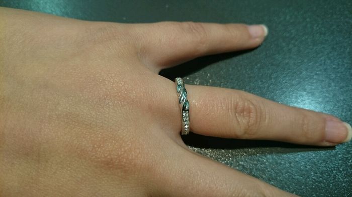 Este es mi anillo de pedida, me gustaría ver el vuestro - 2
