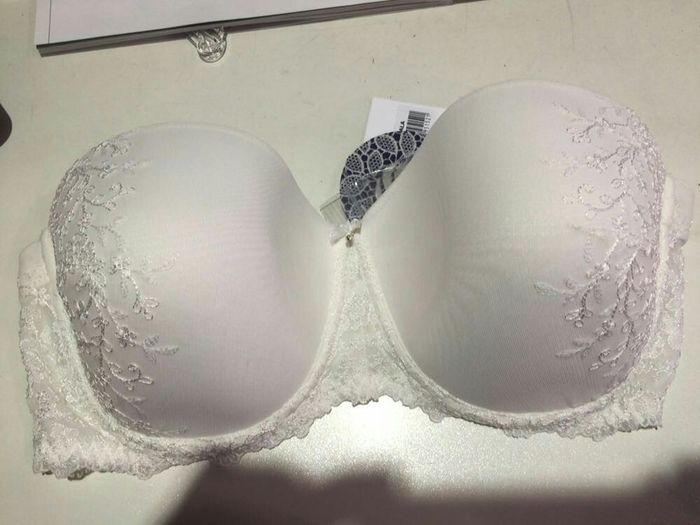 Ropa interior novia pechugona !!! - 1