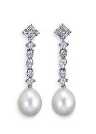 Pendientes blancos