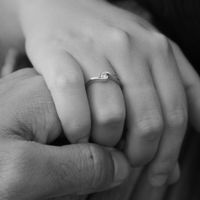 Pongamos todas nuestro anillo de compromiso - 1