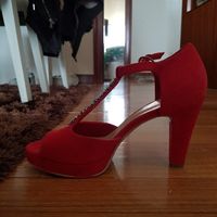 Zapatos y pendientes. - 2