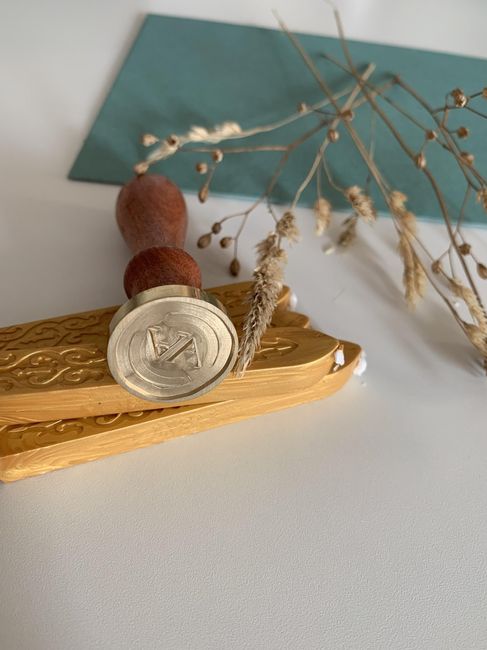 Personalización invitaciones rusticas con sello