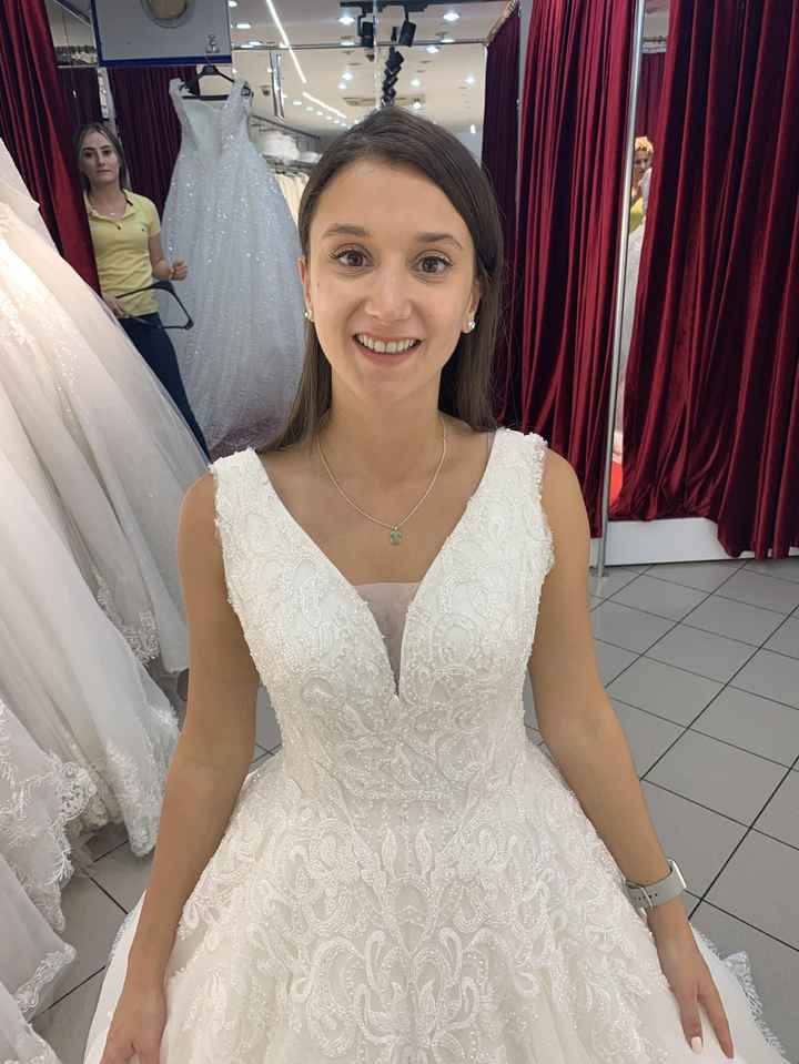 Vestido novia con mucha pedreria