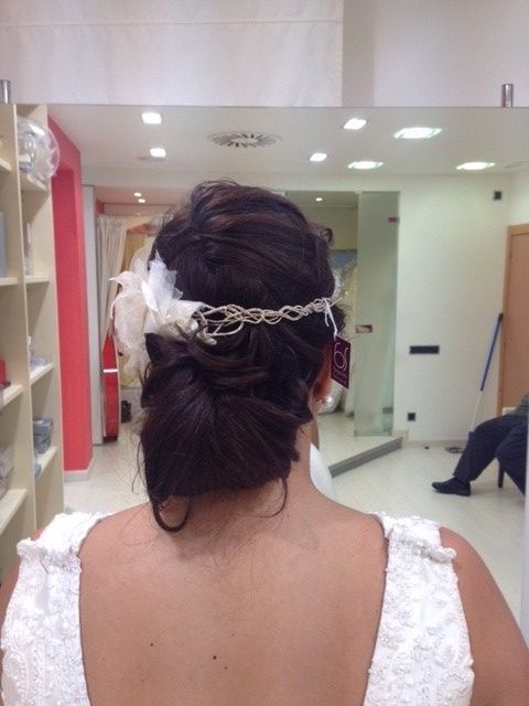 por detras era muy parecido a lo que lleve el dia de la boda