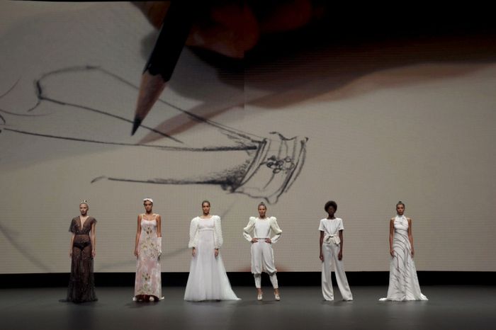 VÍDEO: Desfile completo de Olga Macià 2021 👗 1