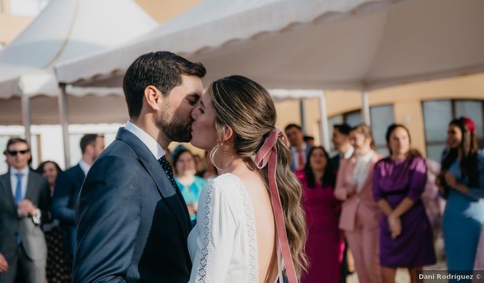 Inspírate y prueba: ¡Peinados de novia con CINTAS! 1