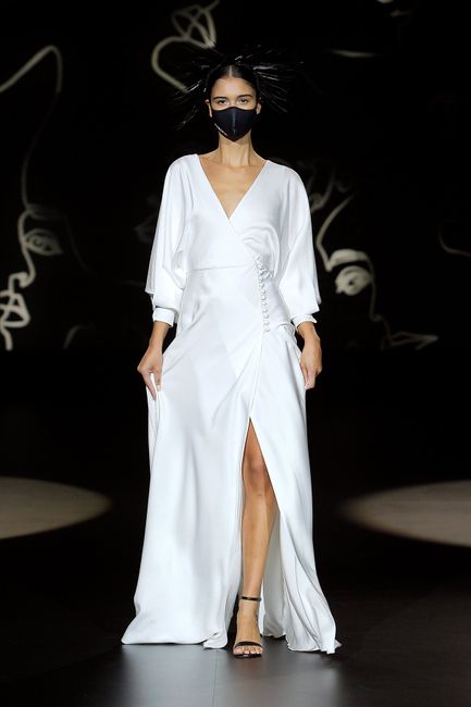 ¡Descubre quién diseñará el vestido de novia de Tamara Falcó! 2