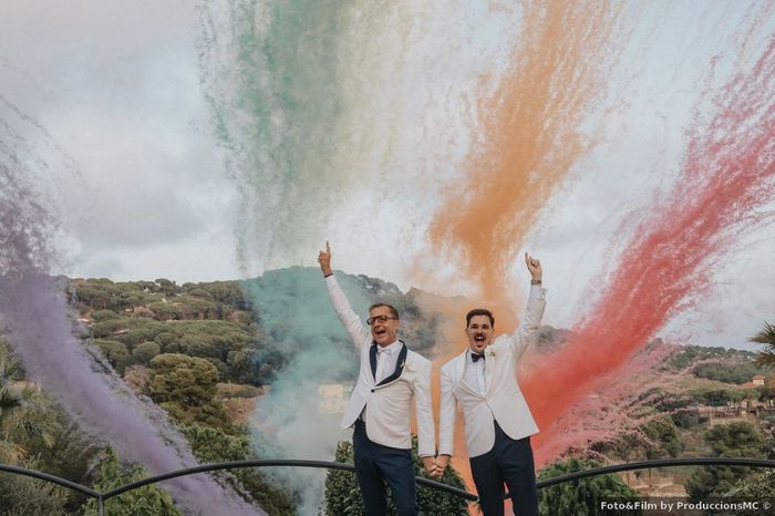 Humo de colores para entrar al banquete: ¿Sí o No? ✨ 1