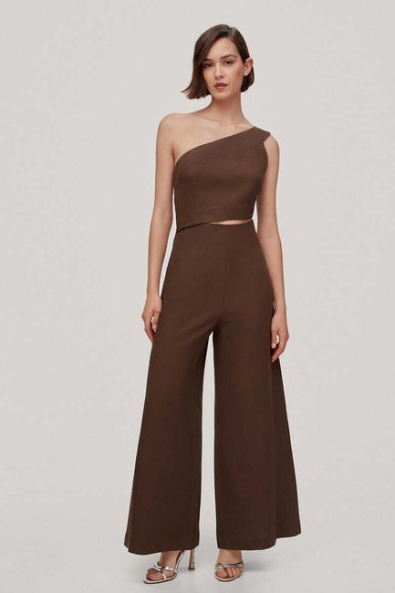 ¡5 vestidos marrones para invitadas que marcarán tendencia esta temporada! 😍 1