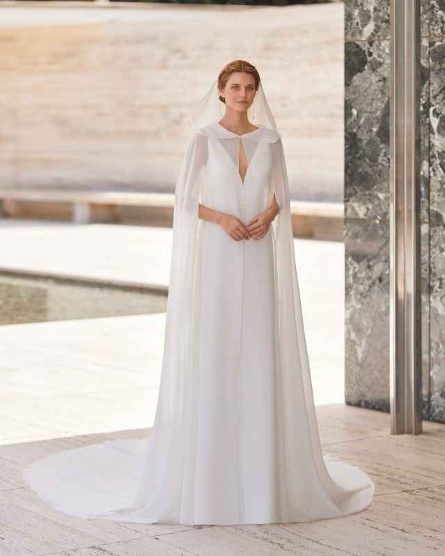 Rosa Clará lanza su primera colección de abrigos y capas de novia 👰 - 1
